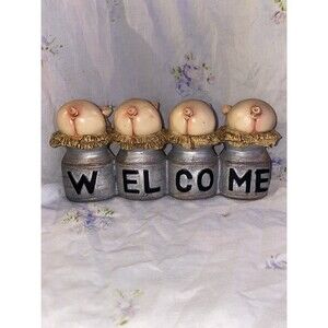 RUSTIC PIG BUTT WELCOME SIGN/ TABLETOP FARMHOUSE DECOR / COLLECTABLE GLASS